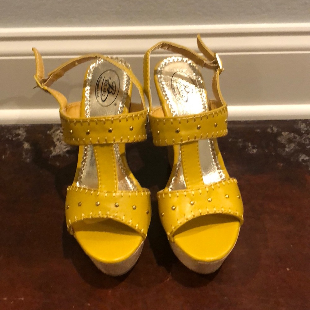 Wedges - Picture 2 of 3